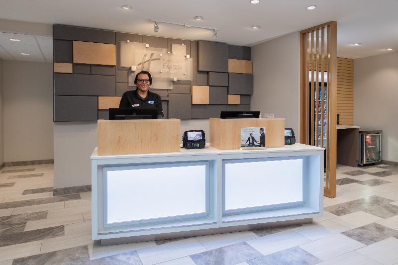 Holiday Inn Express & Suites - Camas By Ihg Exterior photo